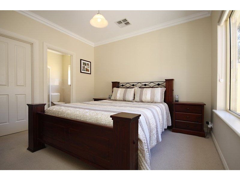 6 Collingwood Avenue, Flinders Park SA 5025
