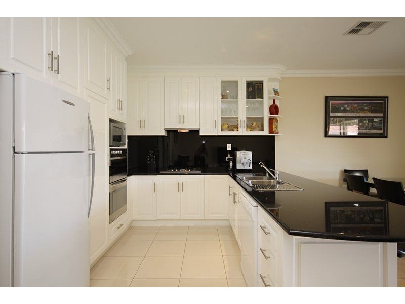 6 Collingwood Avenue, Flinders Park SA 5025