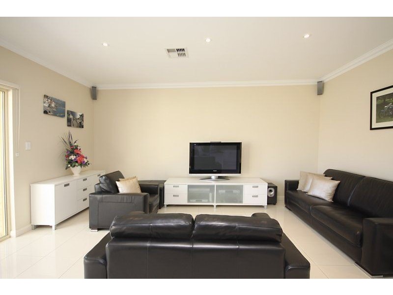 6 Collingwood Avenue, Flinders Park SA 5025