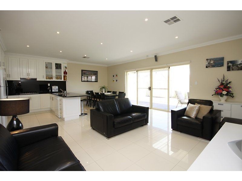 6 Collingwood Avenue, Flinders Park SA 5025