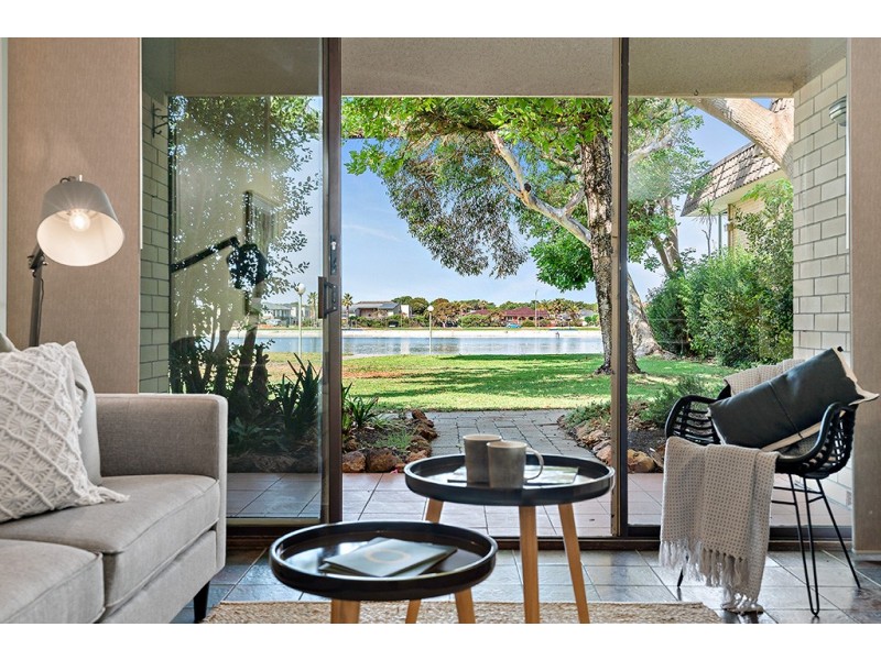 19/70 Military Road, Tennyson SA 5022