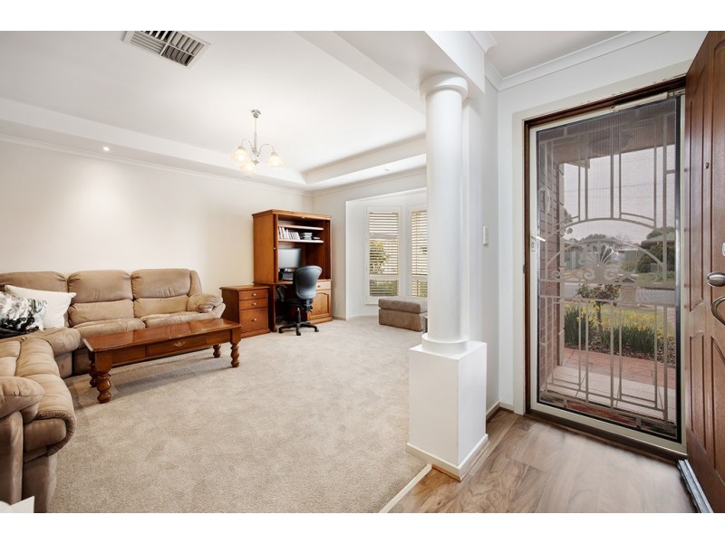 10 Ballater Avenue, Seaton SA 5023