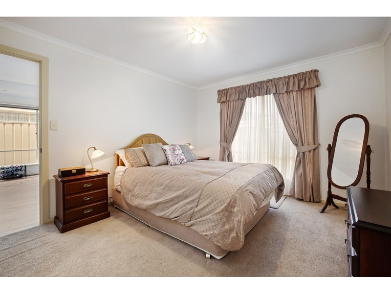 10 Ballater Avenue, Seaton SA 5023