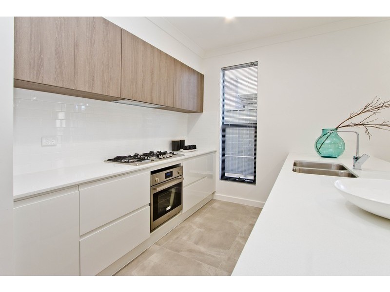4/3 Dineen Place, West Beach SA 5024