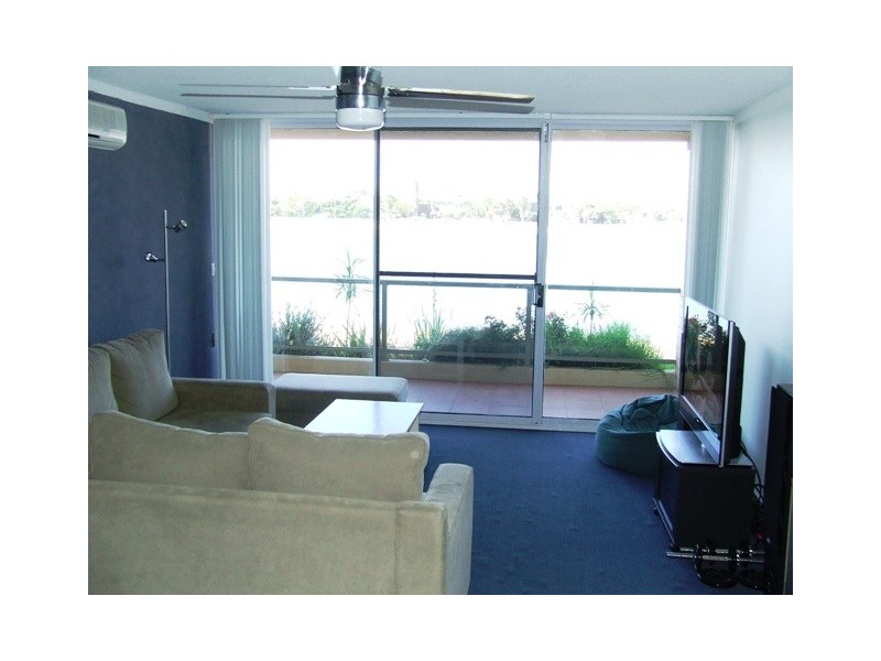 2/70 Military Road, Tennyson SA 5022