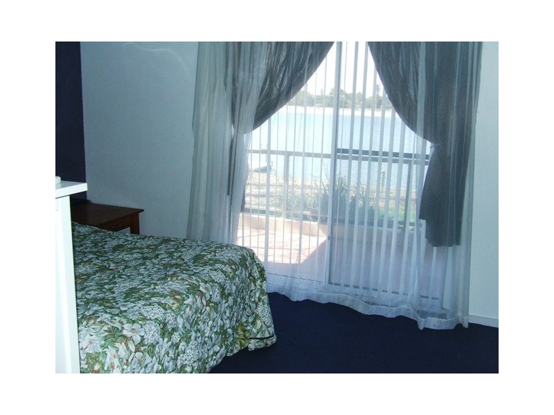 2/70 Military Road, Tennyson SA 5022