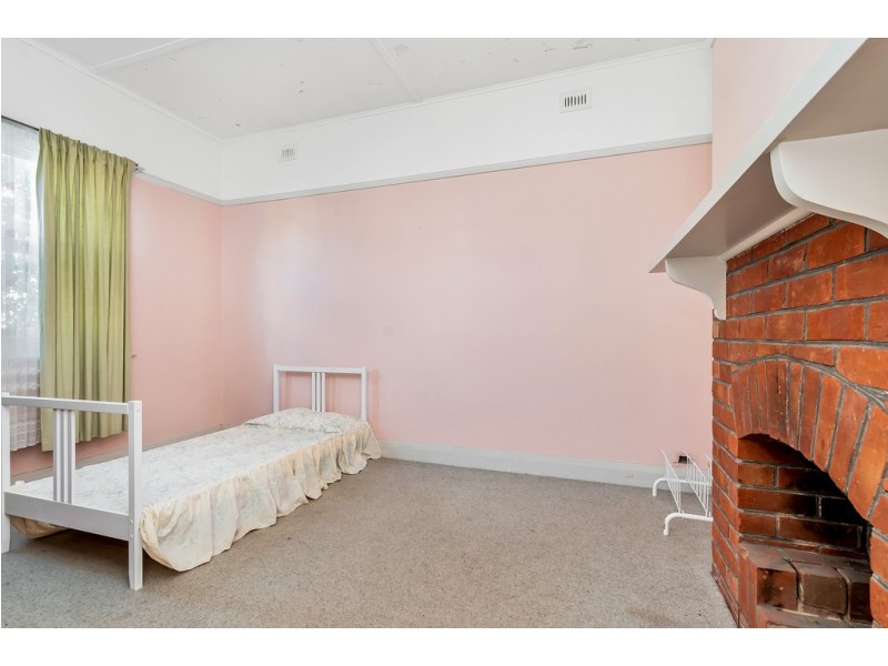 16 Raymond Avenue, Seaton SA 5023