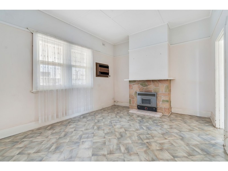 16 Raymond Avenue, Seaton SA 5023