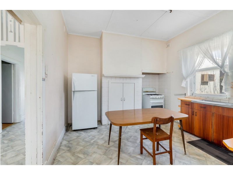 16 Raymond Avenue, Seaton SA 5023