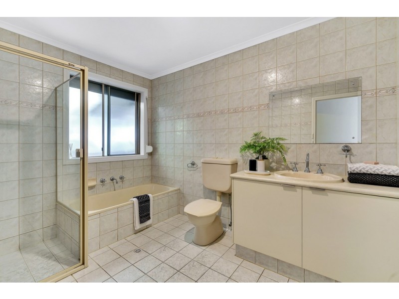 2 Hallett Boulevard, Allenby Gardens SA 5009