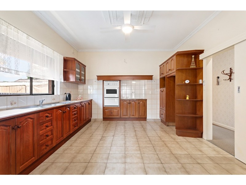 8 Hartley Road, Flinders Park SA 5025