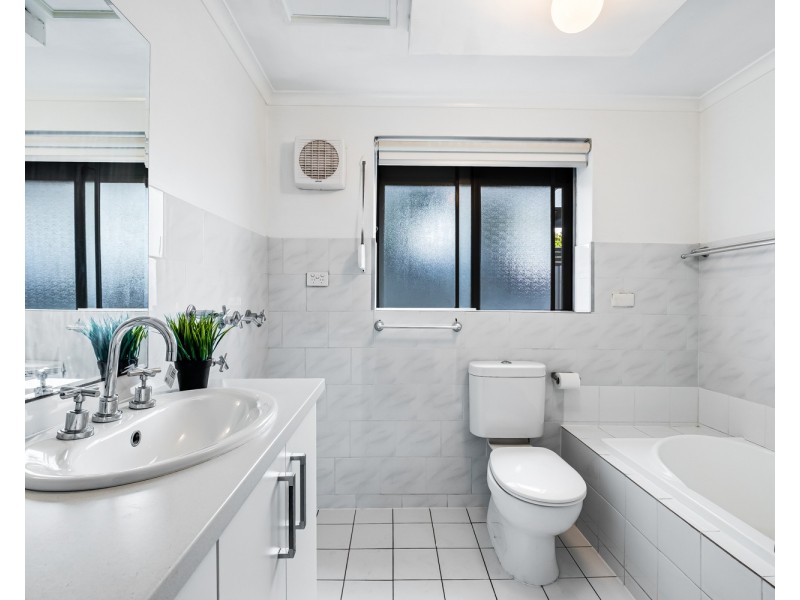 2/9A Clark Terrace, Seaton SA 5023