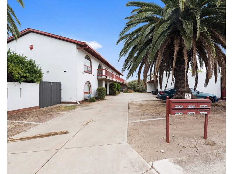 2/9A Clark Terrace, Seaton SA 5023
