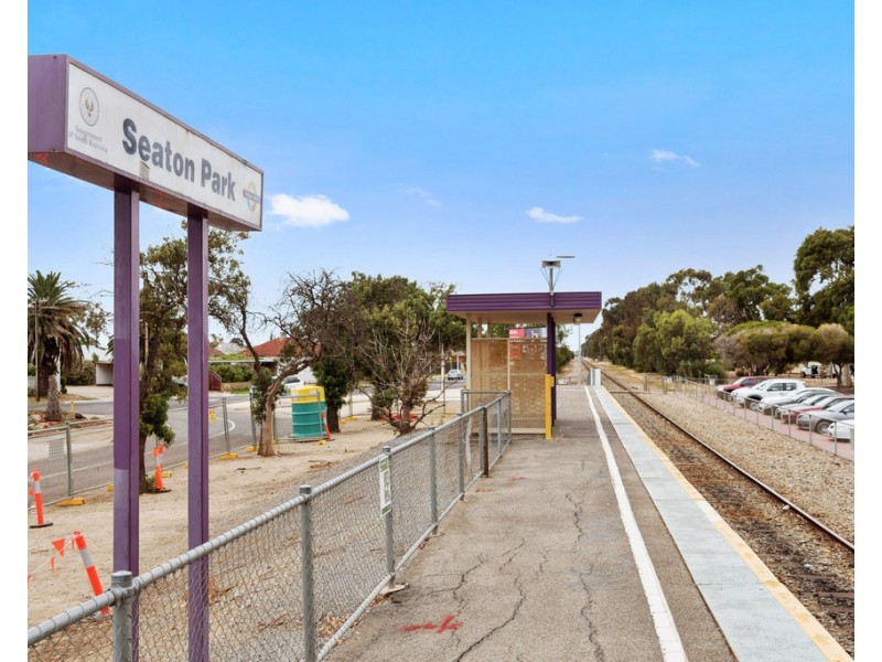 2/9A Clark Terrace, Seaton SA 5023
