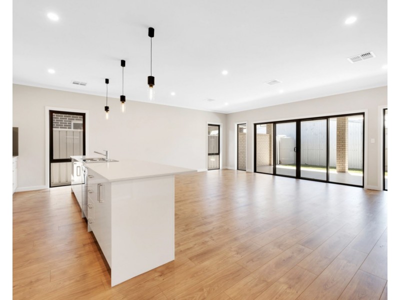 8a Thornton Street, Henley Beach South SA 5022