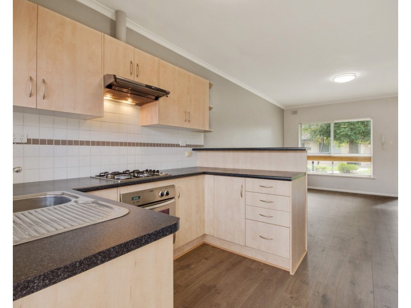 17/2 Bach Crescent, Seaton SA 5023