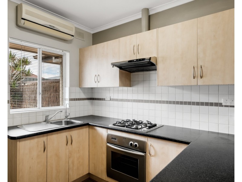 17/2 Bach Crescent, Seaton SA 5023