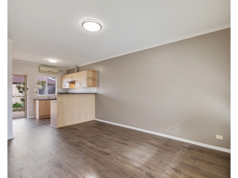 17/2 Bach Crescent, Seaton SA 5023