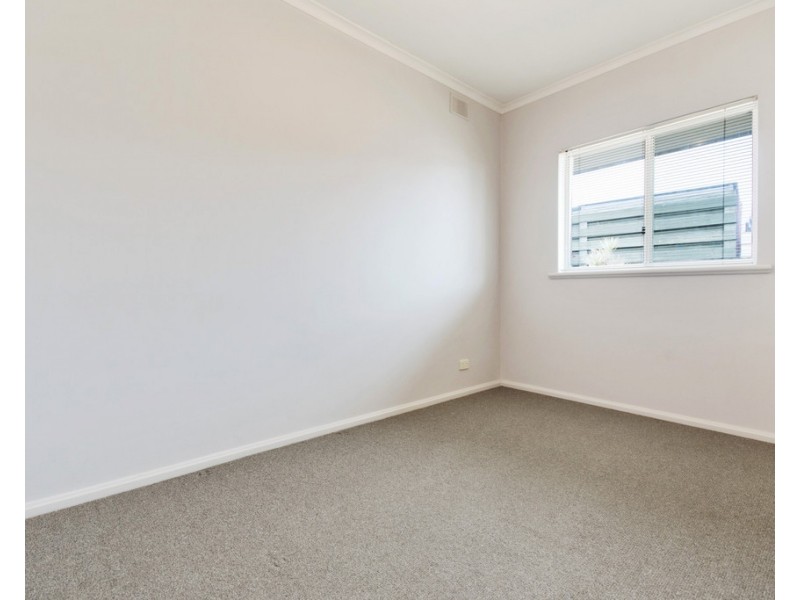 17/2 Bach Crescent, Seaton SA 5023