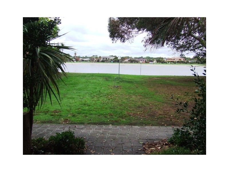 18/70 Military Road, Tennyson SA 5022