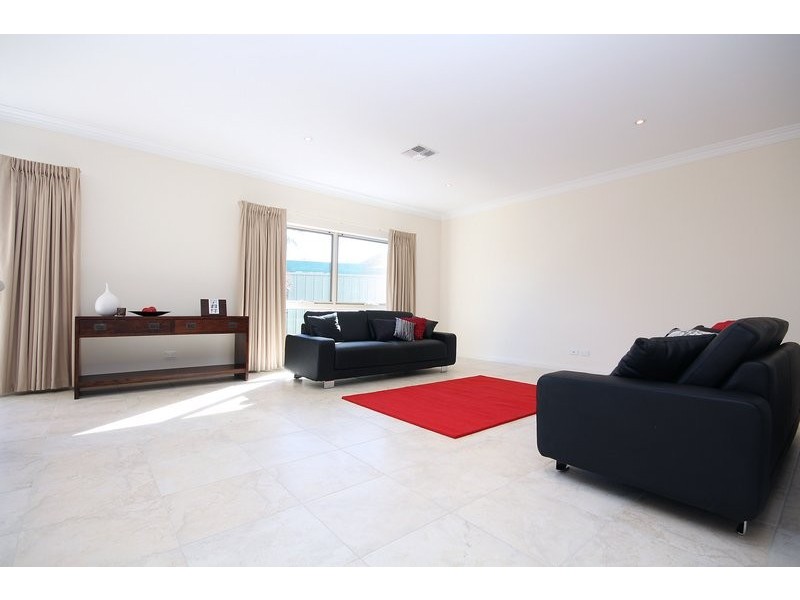 5 Amy Street, Novar Gardens SA 5040