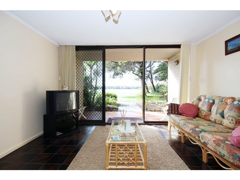 19/70 Military Road, Tennyson SA 5022