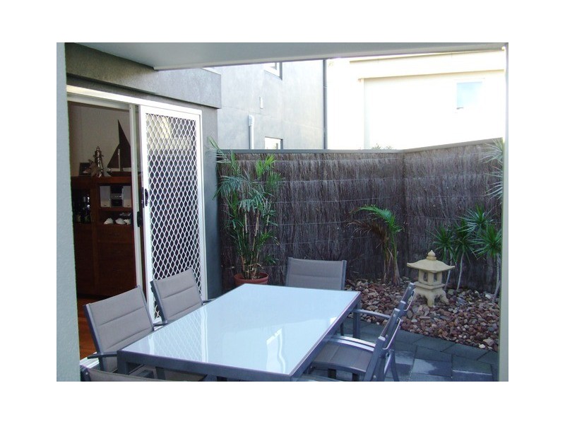 20/74 Military Road, Tennyson SA 5022