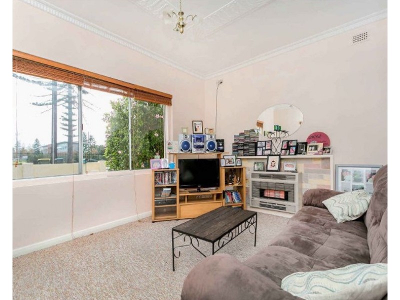 44 Strathfield Terrace, Largs North SA 5016