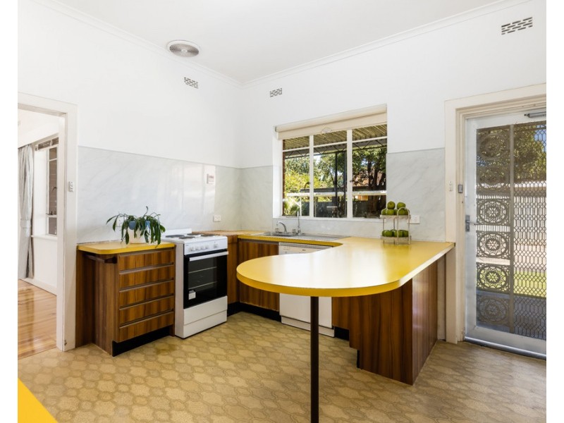 11 Samuel Street, Fulham SA 5024