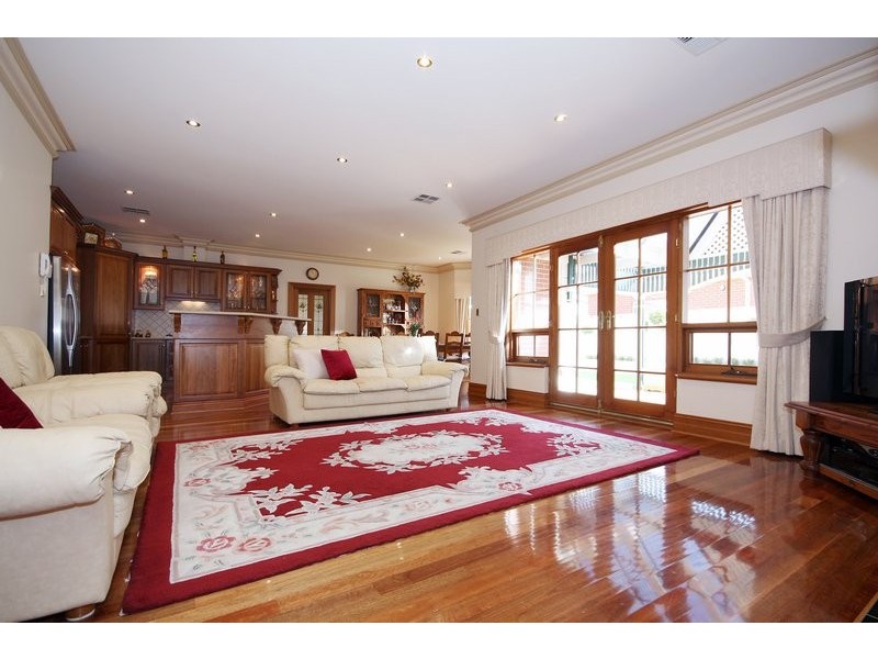 2 Joan Avenue, Fulham Gardens SA 5024