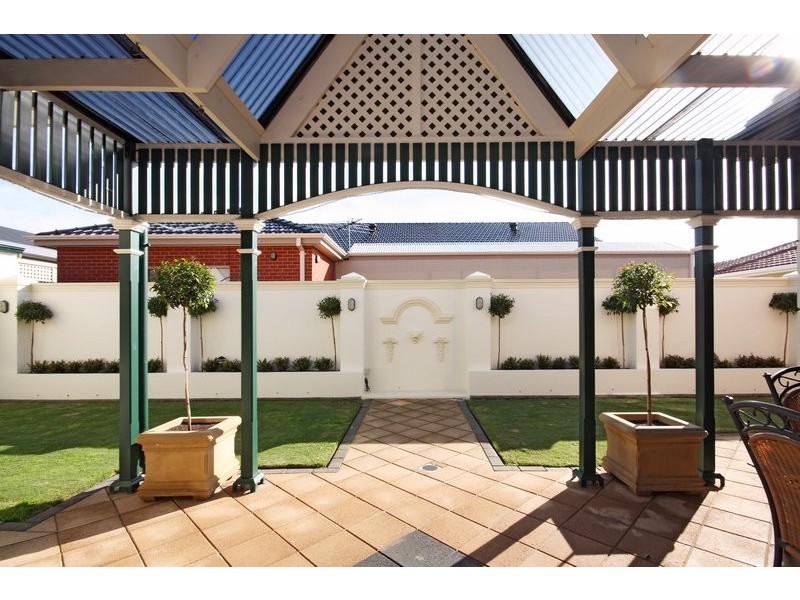 2 Joan Avenue, Fulham Gardens SA 5024