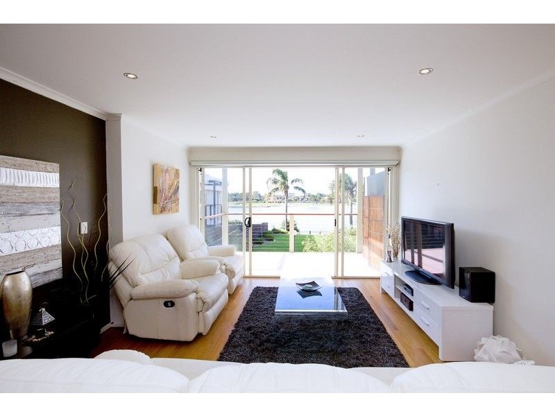 22/74 Military Road, Tennyson SA 5022