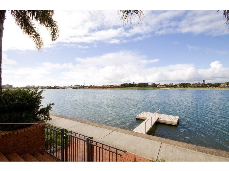 22/74 Military Road, Tennyson SA 5022