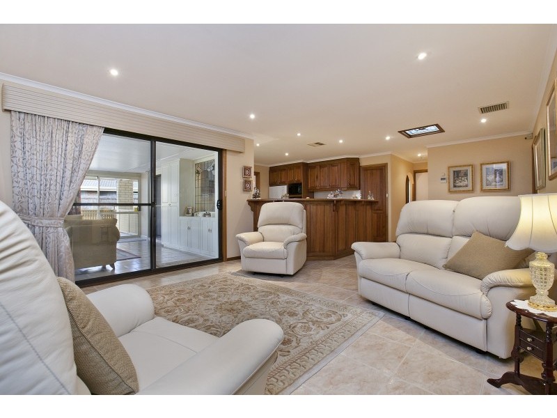 4 Nikoloff Court, Fulham Gardens SA 5024