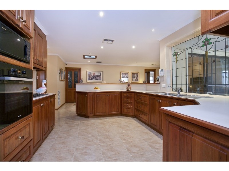 4 Nikoloff Court, Fulham Gardens SA 5024