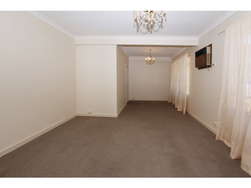 202 Trimmer Parade, Seaton SA 5023