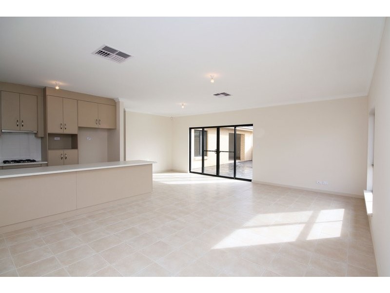 16 Richard Street, Findon SA 5023