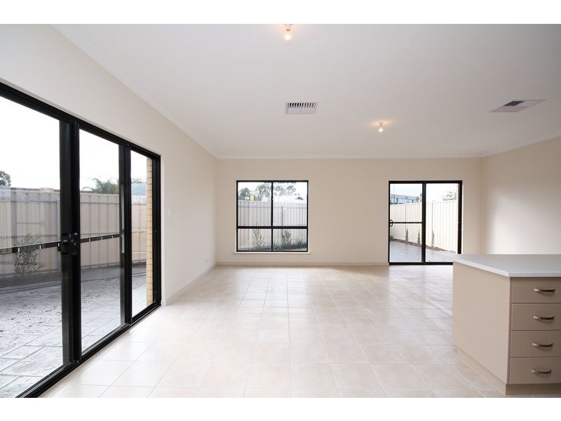 16 Richard Street, Findon SA 5023