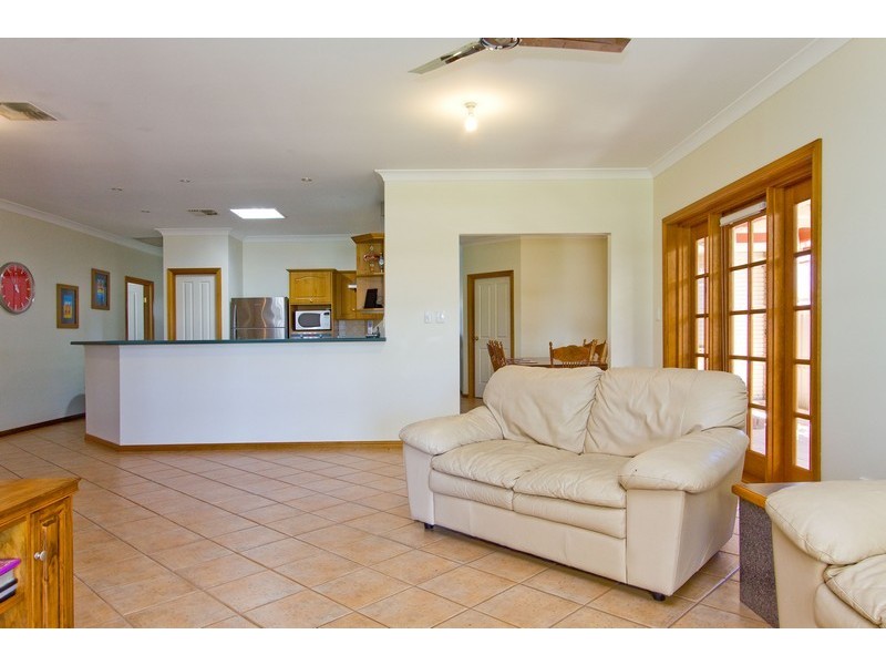 15 Bartlett Terrace, Semaphore Park SA 5019