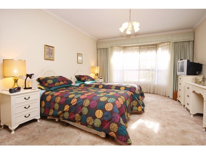 5 Lefkas Court, Seaton SA 5023