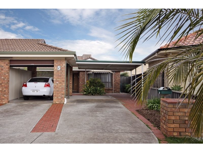 5 Lefkas Court, Seaton SA 5023