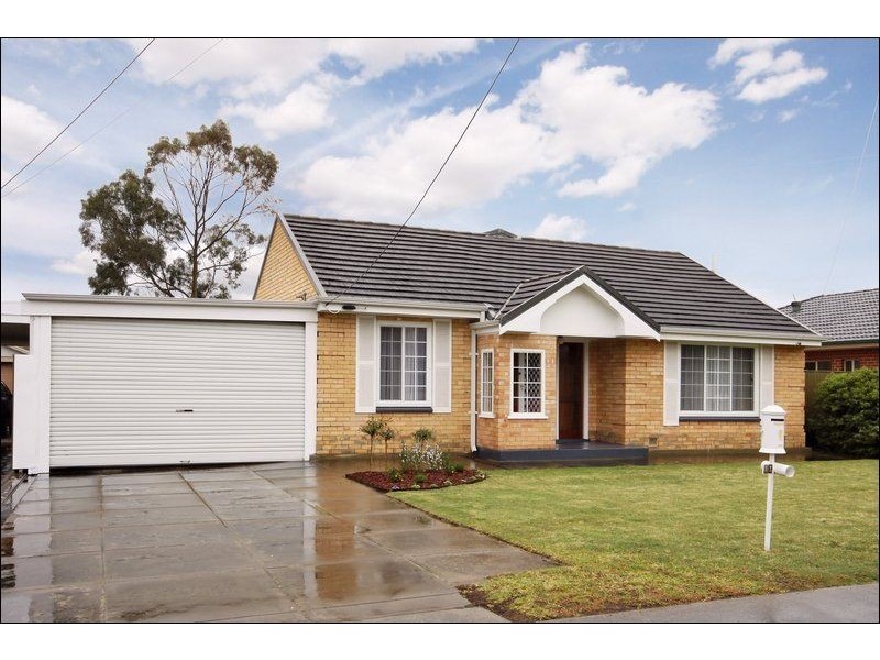 11 Flavel Street, Seaton SA 5023