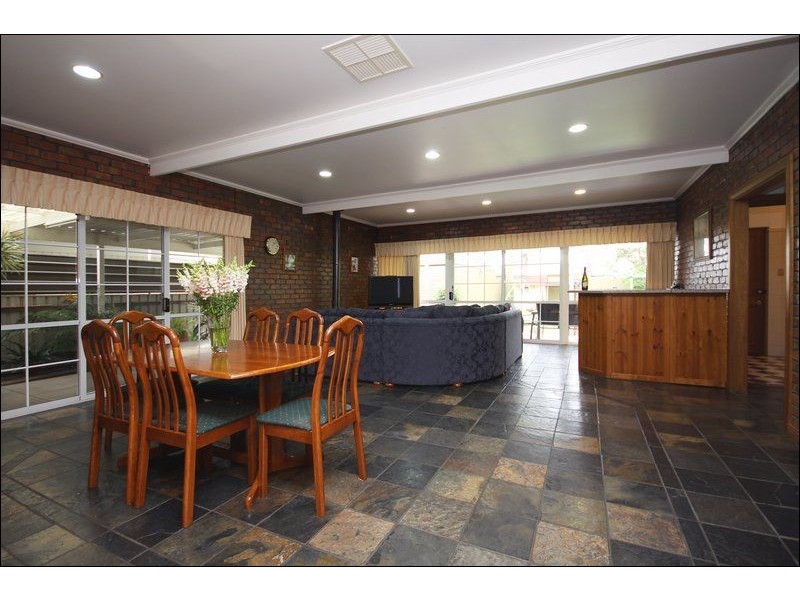 11 Flavel Street, Seaton SA 5023