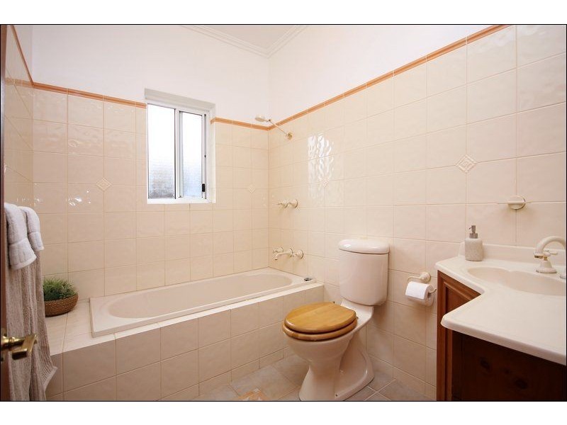 11 Flavel Street, Seaton SA 5023