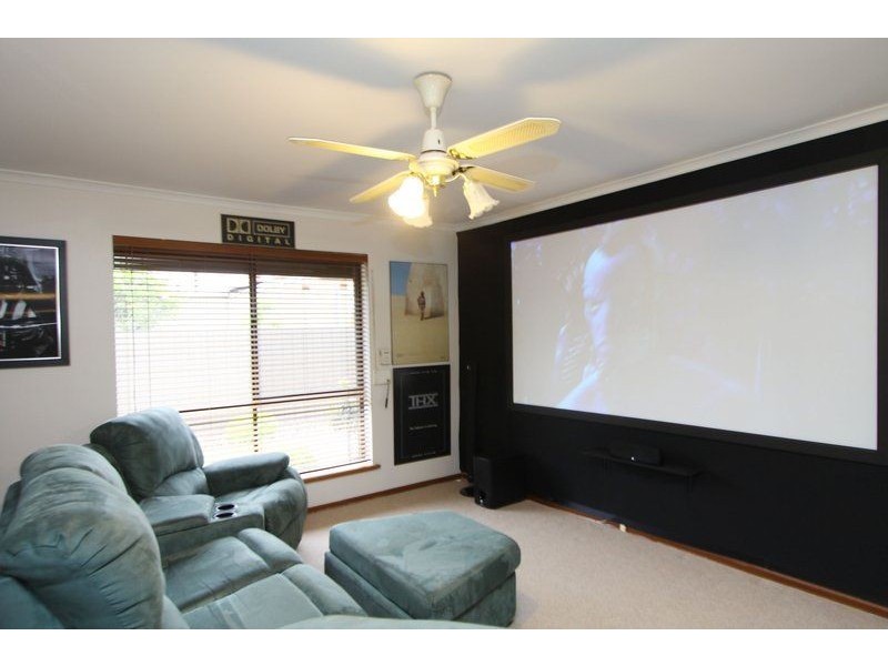 2/10 Russ Avenue, Seaton SA 5023