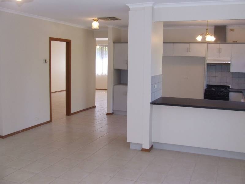 5A Lefkas Court, Seaton SA 5023