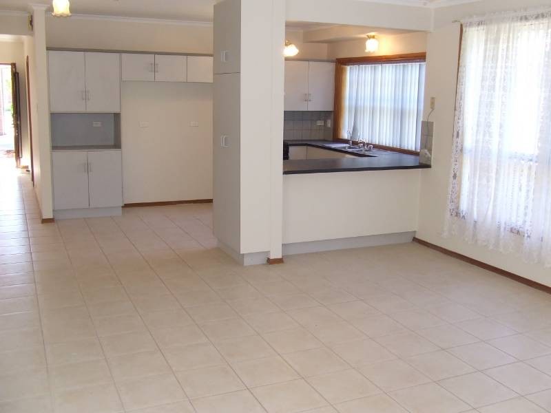 5A Lefkas Court, Seaton SA 5023