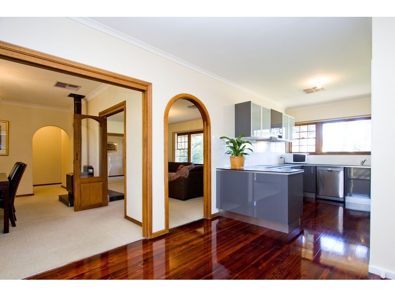 1 Rivett Avenue, Fulham Gardens SA 5024