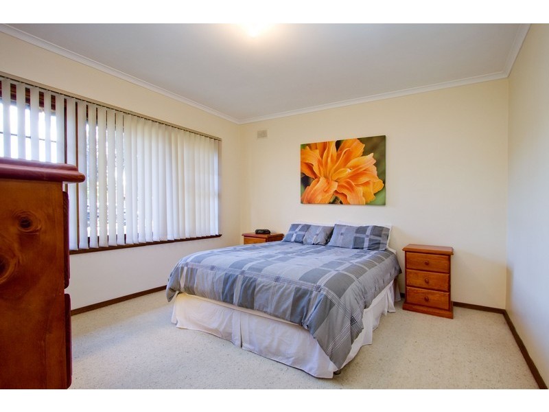 1 Rivett Avenue, Fulham Gardens SA 5024