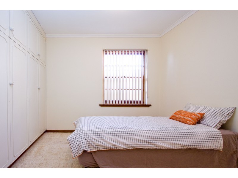 1 Rivett Avenue, Fulham Gardens SA 5024